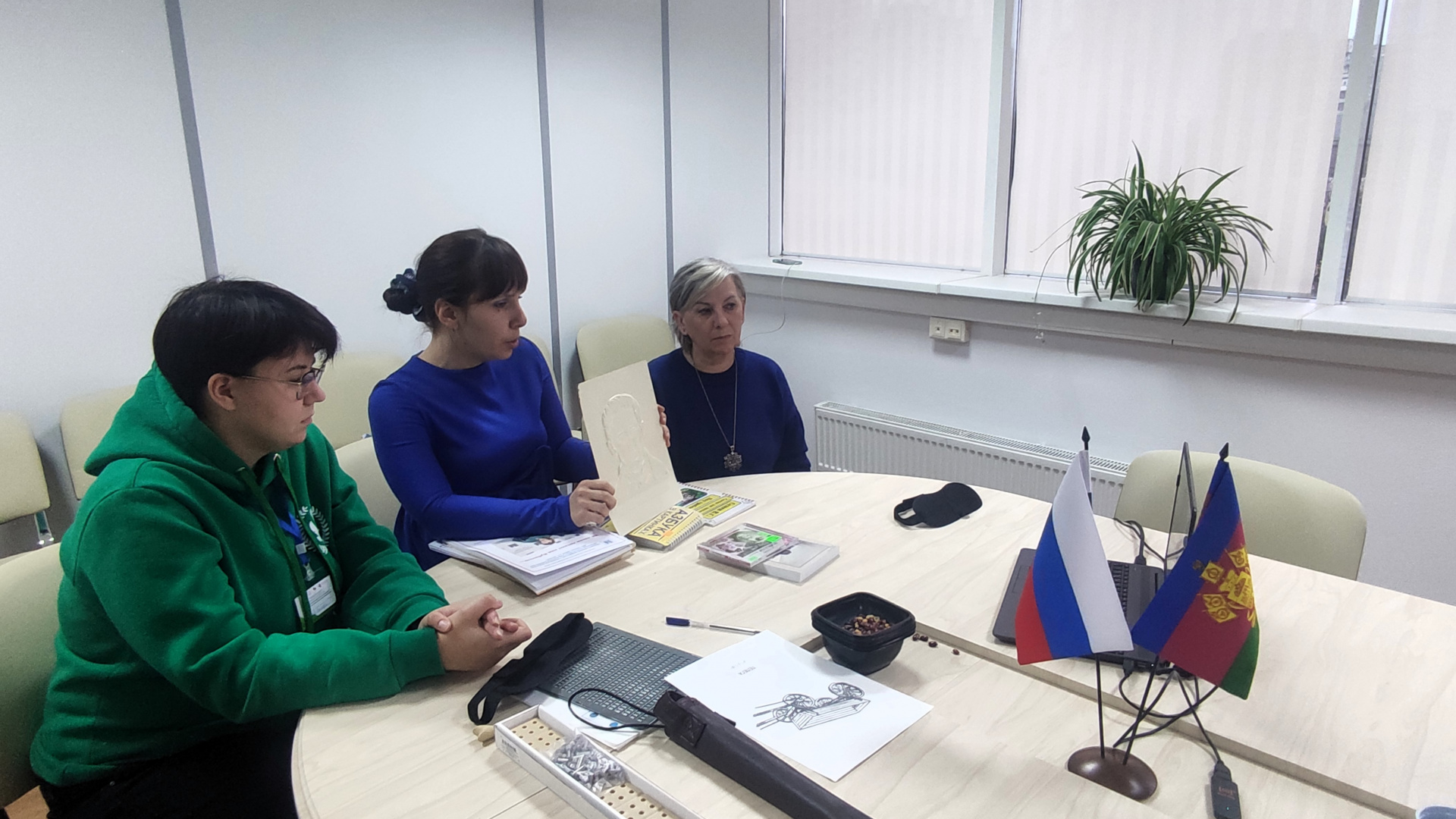  Специалисты «Чеховки» поделились с коллегами из других регионов  России  опытом работы с людьми с ОВЗ   