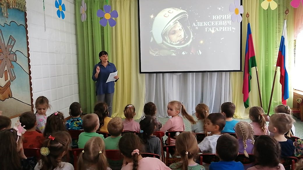  Ко Дню космонавтики библиотекари «Чеховки» провели для юных краснодарских читателей выездные акции